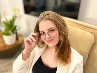 Photos real AlexaAvery
